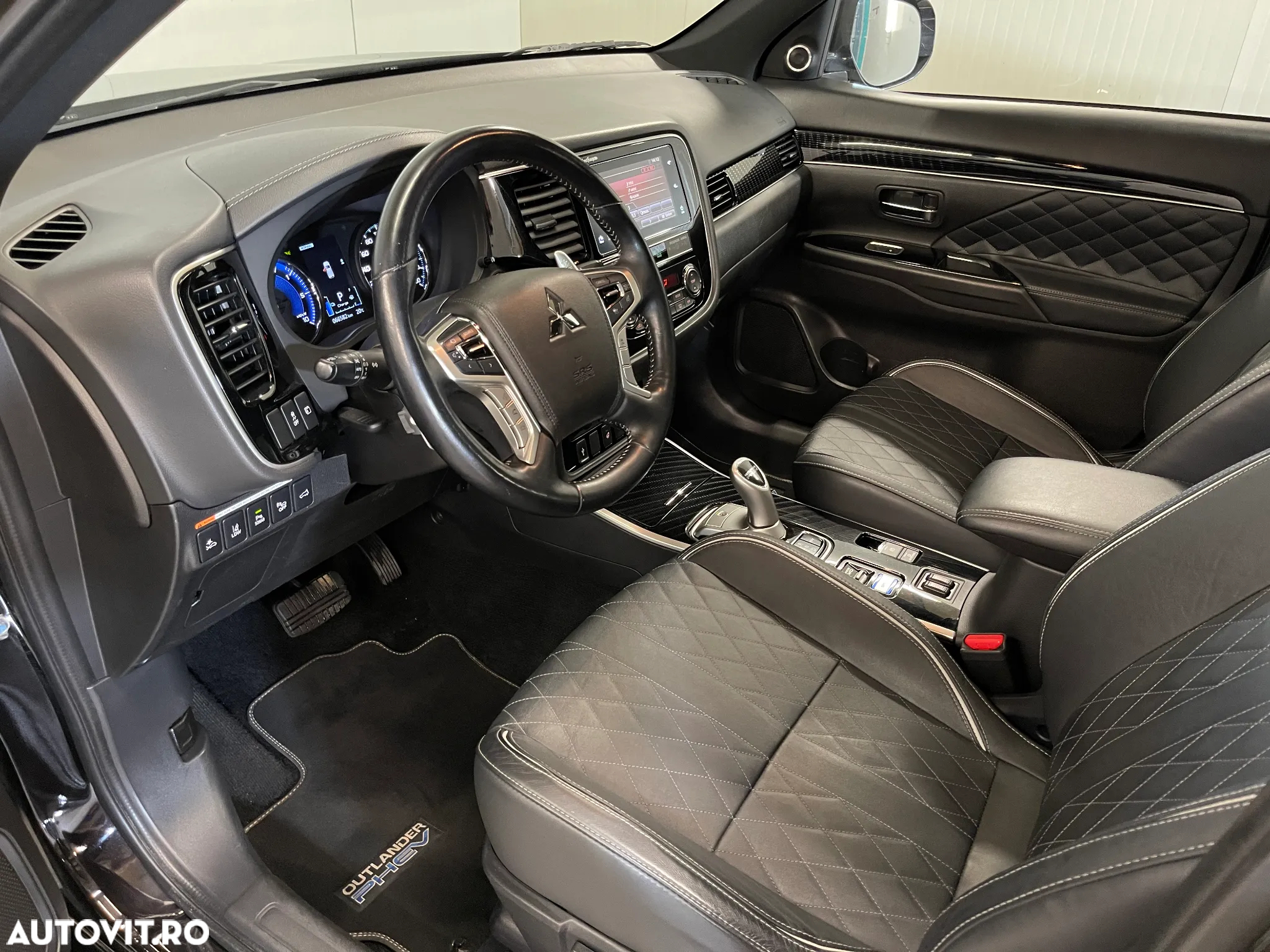 Mitsubishi Outlander 2.4 4WD Plug-In Hybrid Top - 5