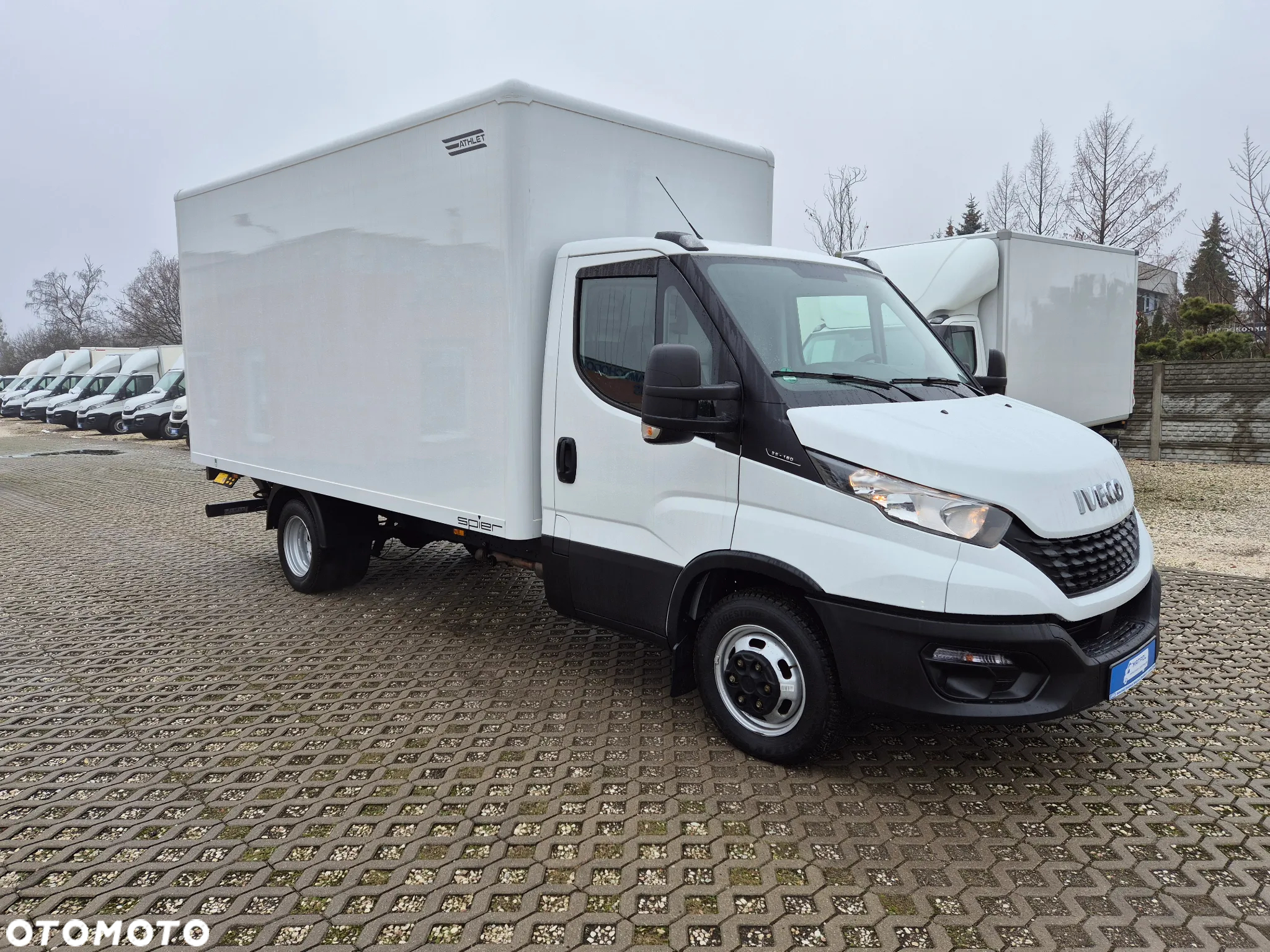 Iveco Daily 35C16, kontener 4.40m, winda 750KG - 3