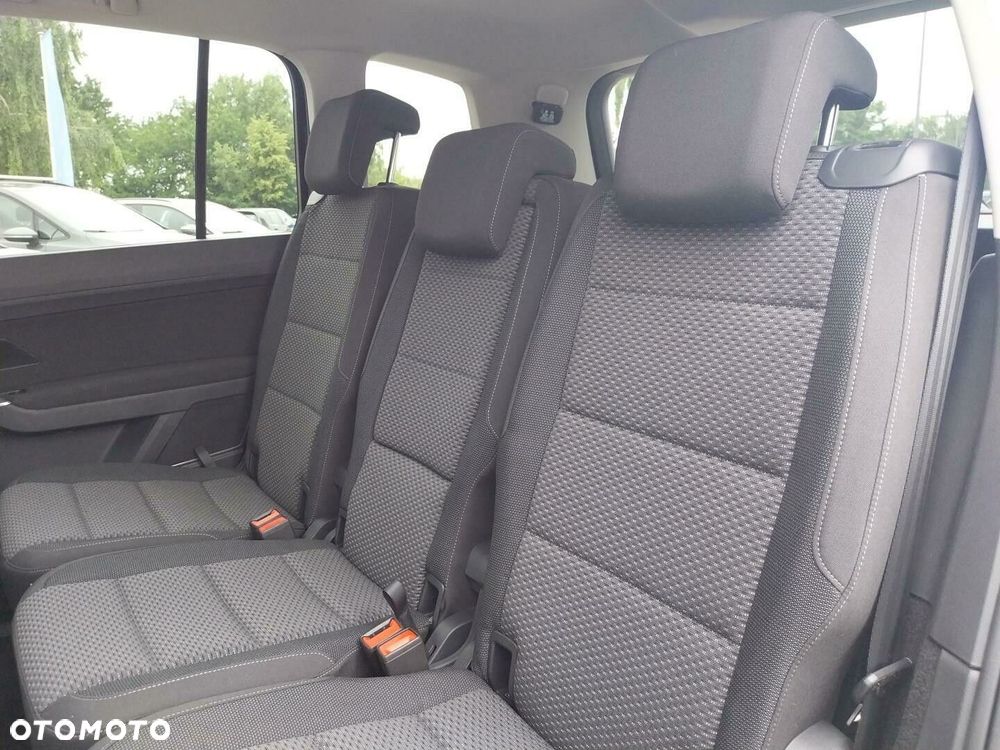 Volkswagen Touran - 18