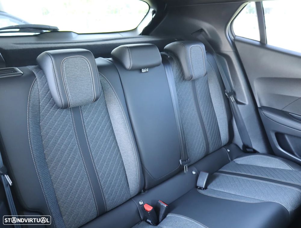 Peugeot 2008 1.2 Hybrid Allure e-DCS6 - 22