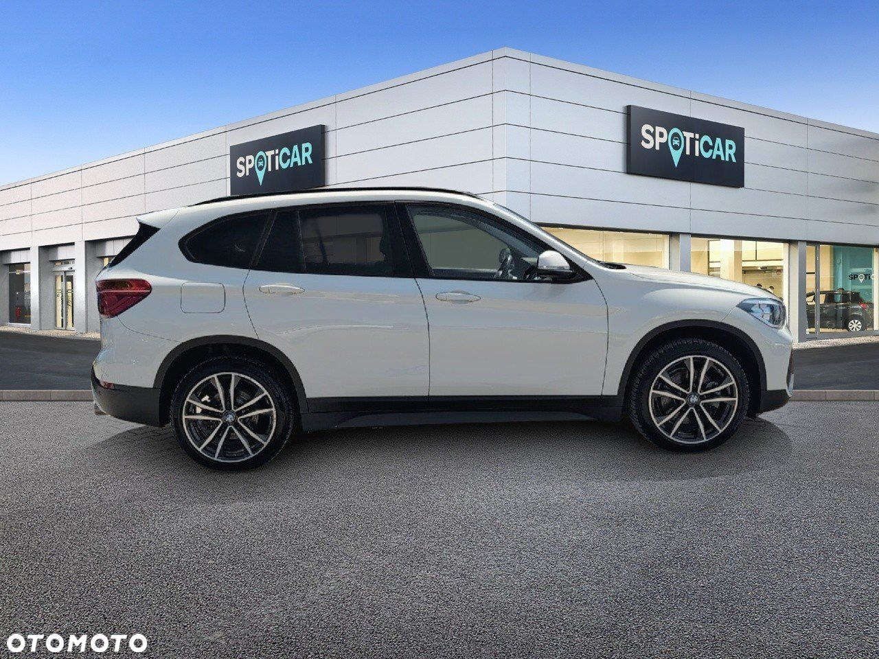 BMW X1 xDrive20i Advantage - 4
