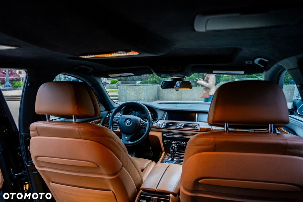 BMW Seria 7 750Li xDrive - 17