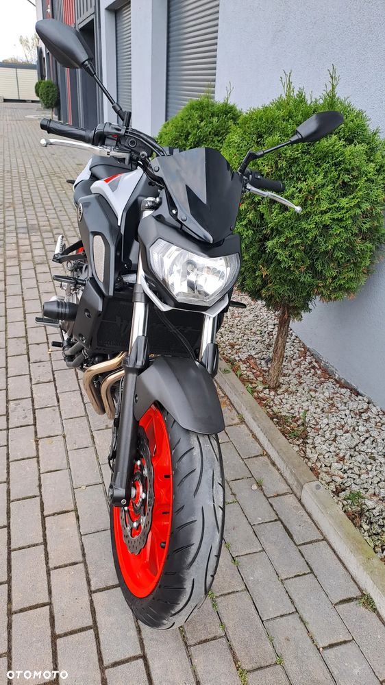 Yamaha MT - 28