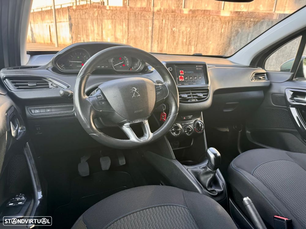 Peugeot 208 1.2 PureTech Signature - 3