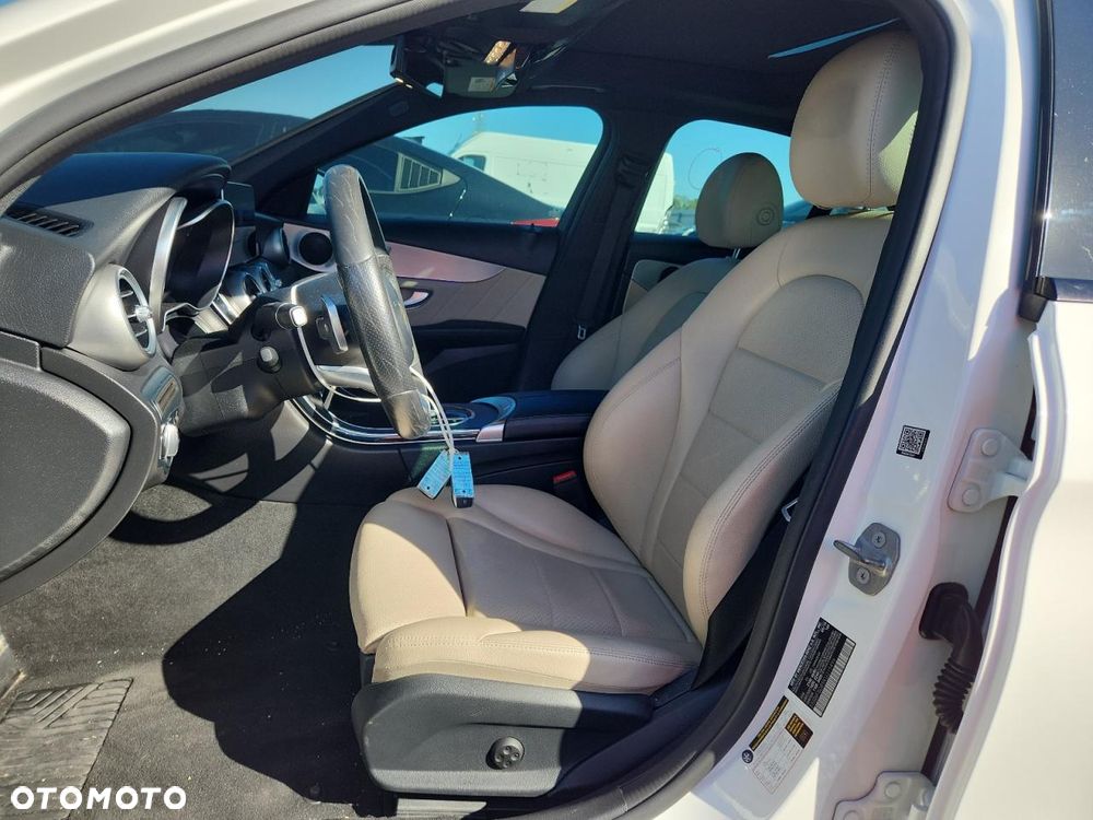 Mercedes-Benz Klasa C 300 9G-TRONIC Exclusive - 8