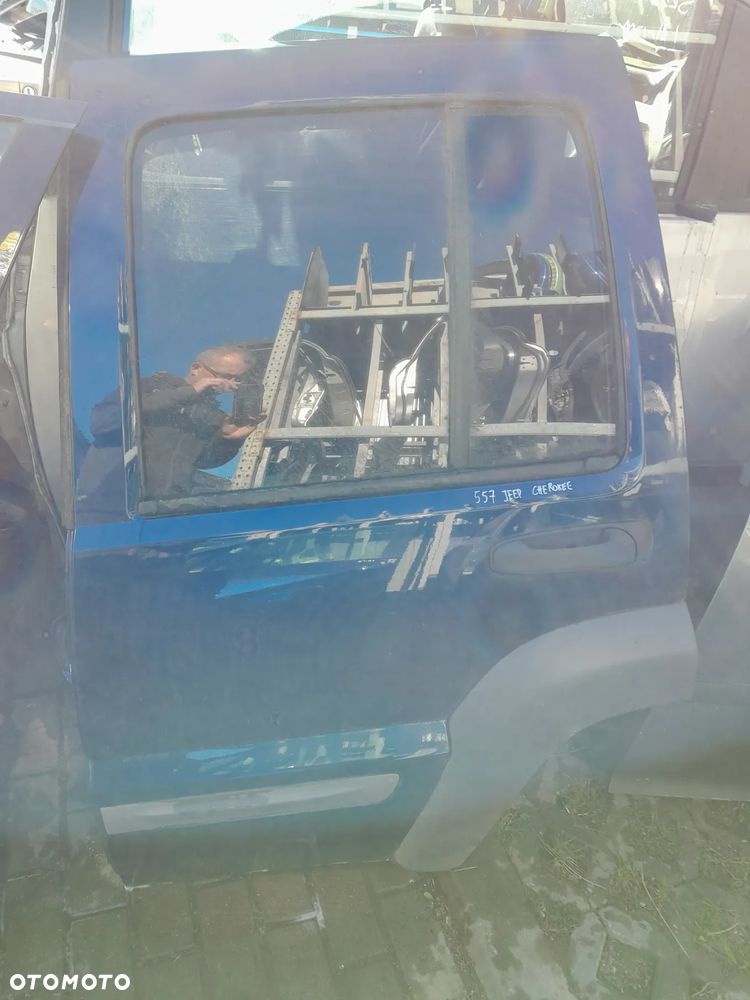 JEEP CHEROKEE LIBERTY DRZWI LEWE TYLNE LEWY TYŁ