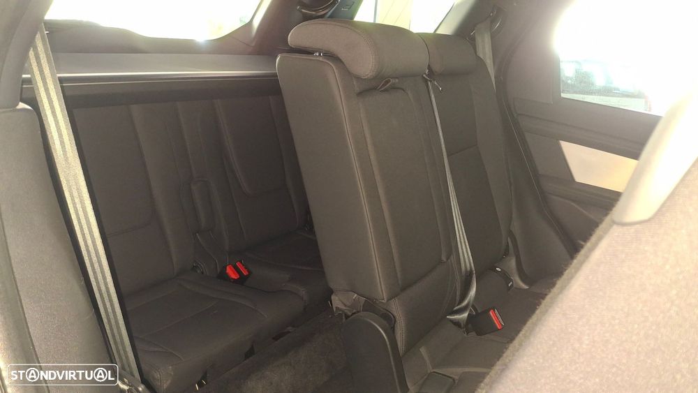 Land Rover Discovery Sport - 11