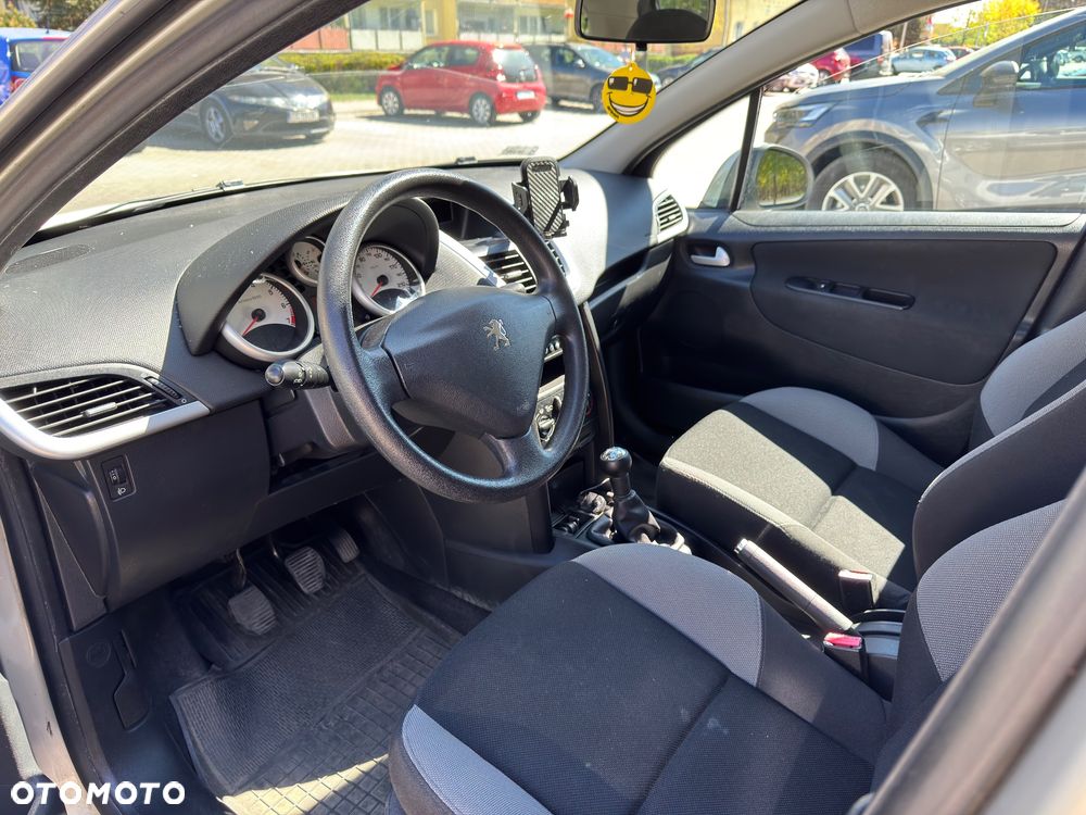 Peugeot 207 1.4 - 6