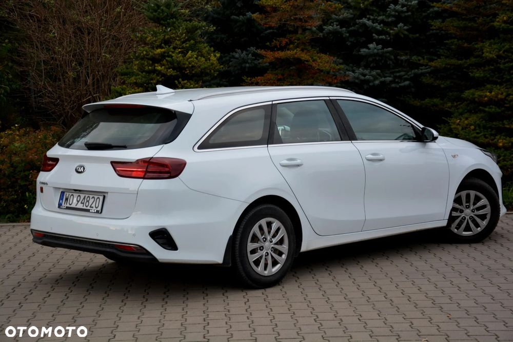 Kia Ceed - 16