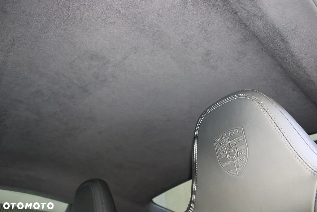 Porsche 911 Carrera S - 9