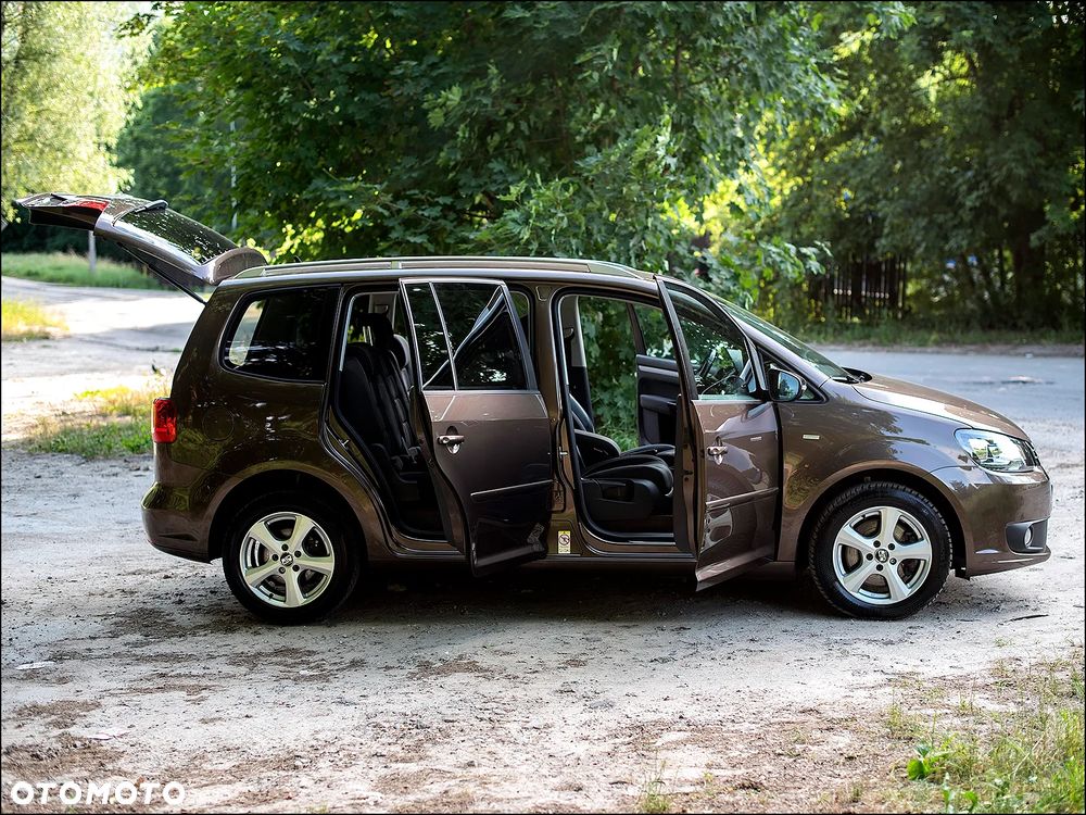 Volkswagen Touran - 15