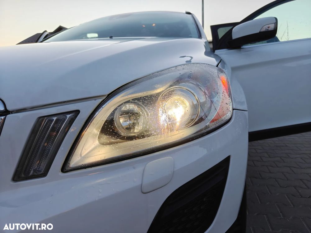 Volvo XC 60 D5 AWD Edition Pro - 11