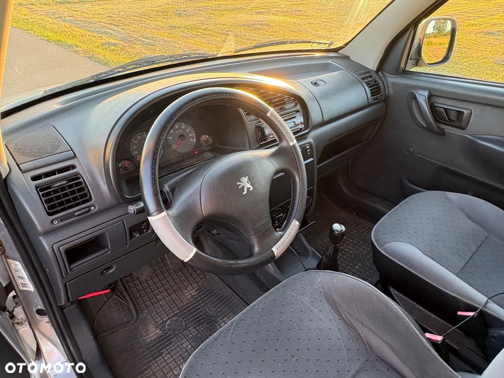 Peugeot Partner Combi 1.4 - 10