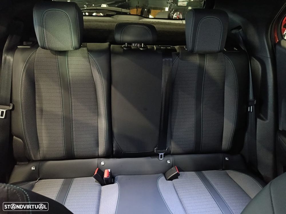 Peugeot 2008 PureTech 130 EAT8 Allure - 28