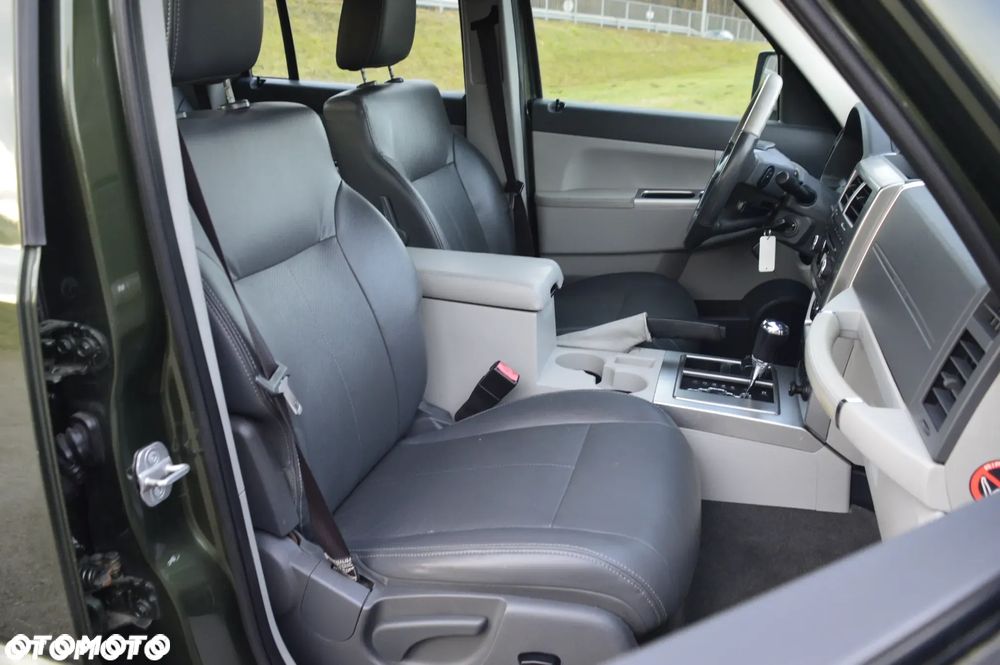 Jeep Cherokee 3.7 Limited - 27