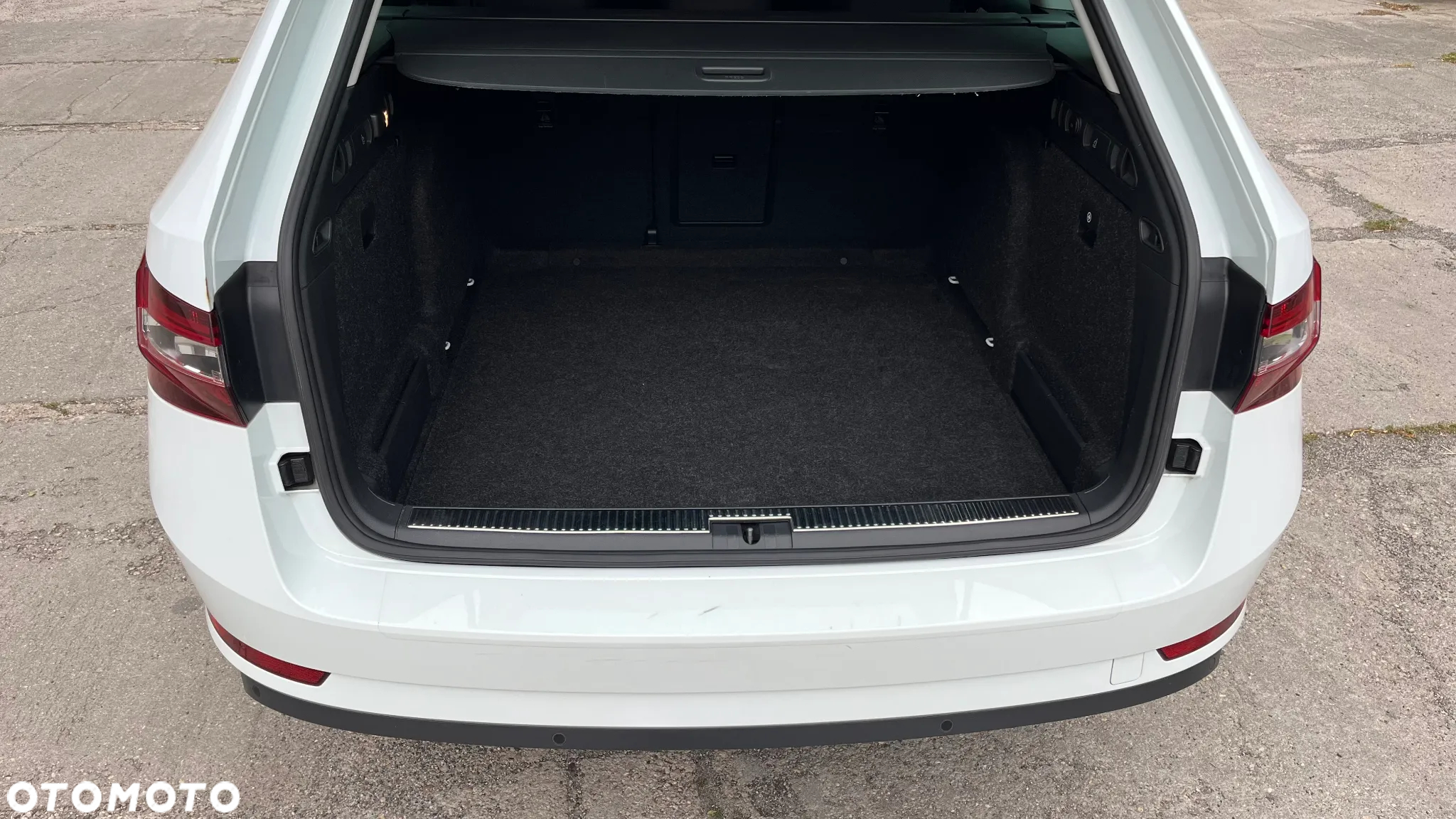 Skoda Superb Combi 2.0 TDI Style - 16