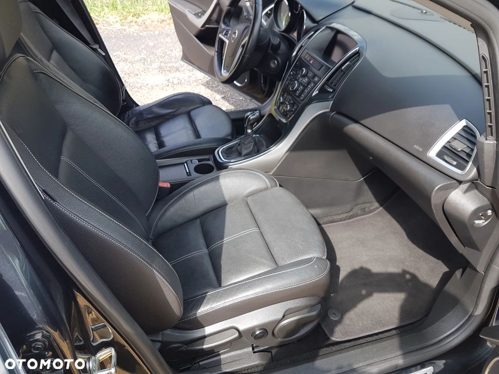 Opel Astra 2.0 CDTI DPF SportsTourer Exklusiv - 16