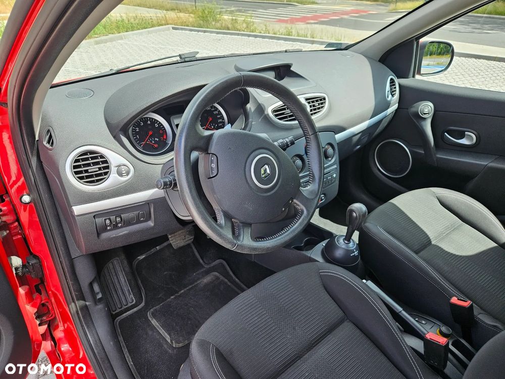Renault Clio 1.2 16V Authentique Dynamique - 10