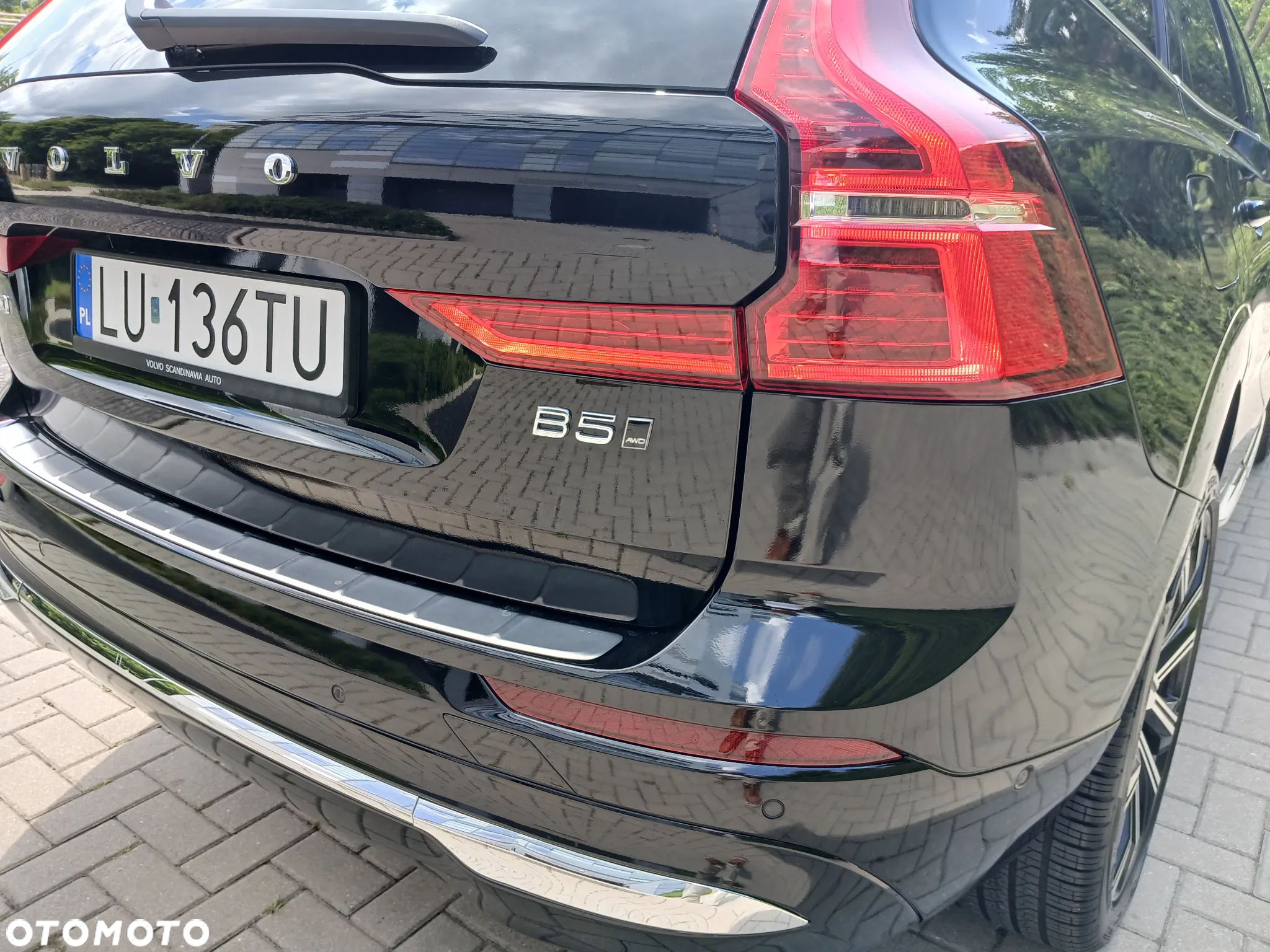 Volvo XC 60 B5 B AWD Ultimate Bright - 12