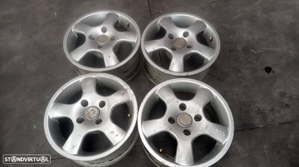 CONJUNTO DE PNEUS PEUGEOT PARTNER - 1