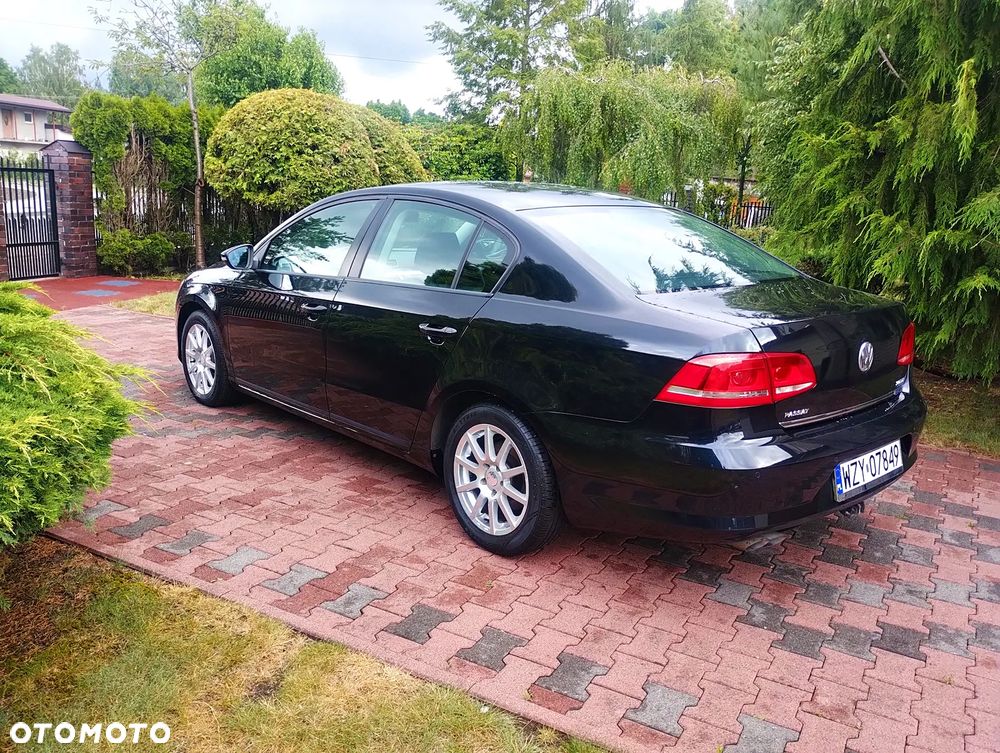 Volkswagen Passat - 13