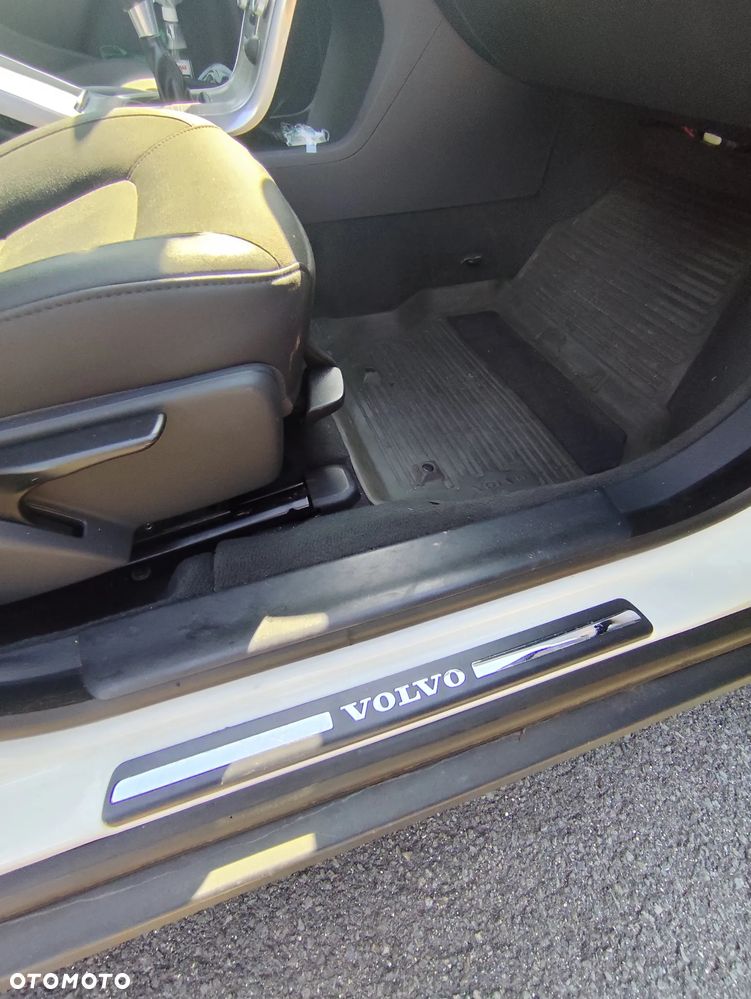 Volvo XC 70 D4 AWD Momentum - 29