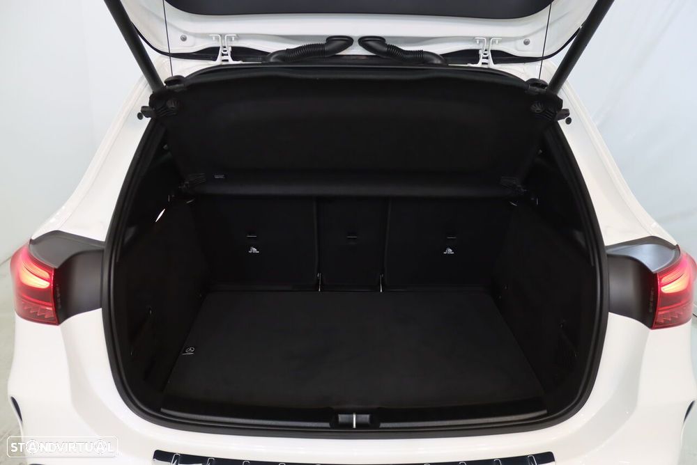 Mercedes-Benz A 250 e AMG Line - 40