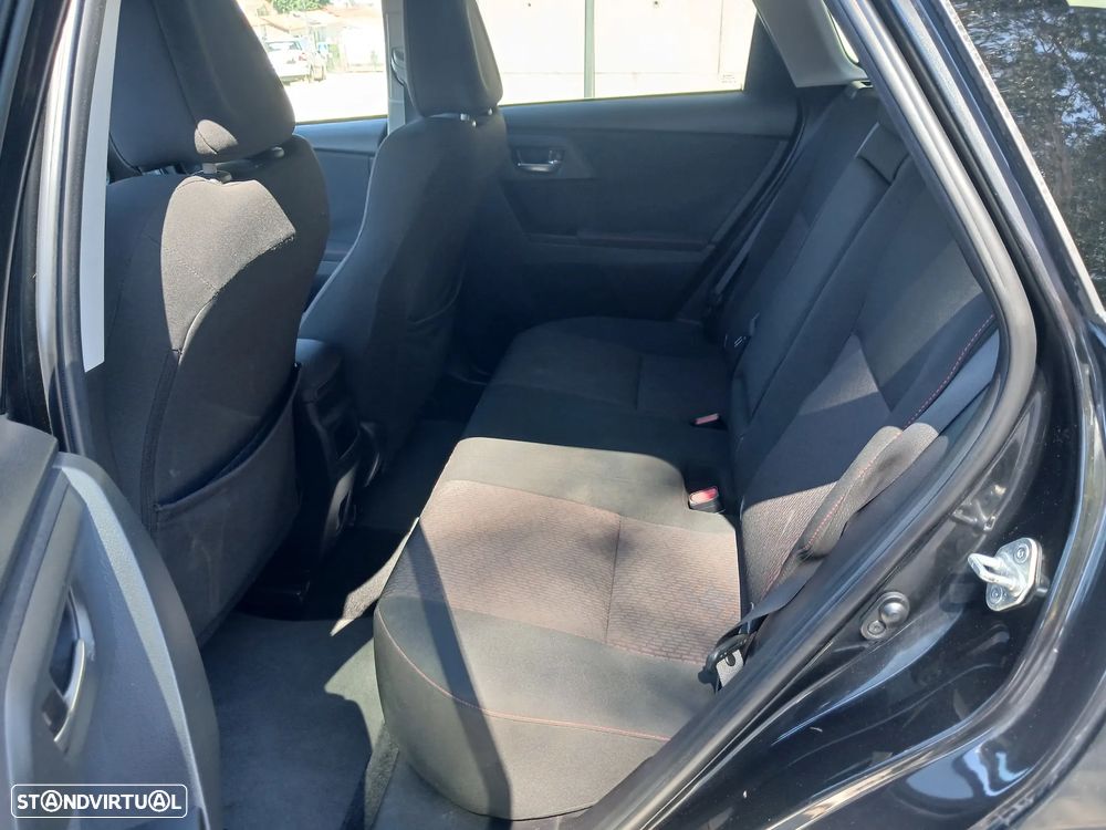 Toyota Auris Touring Sports 1.4 D-4D Com+P.Sport — fotografia 16