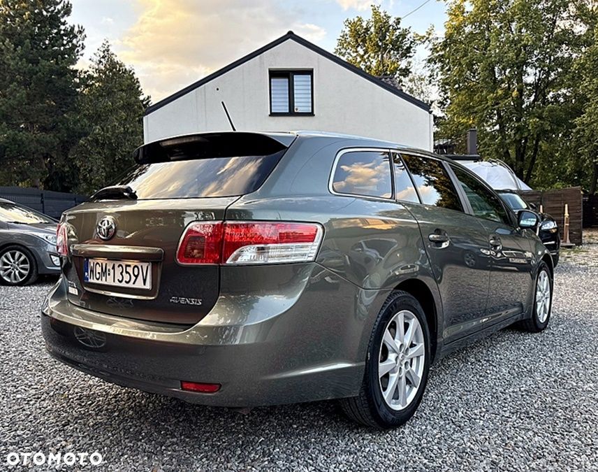 Toyota Avensis 2.0 D-4D Sol plus+NAVI - 4