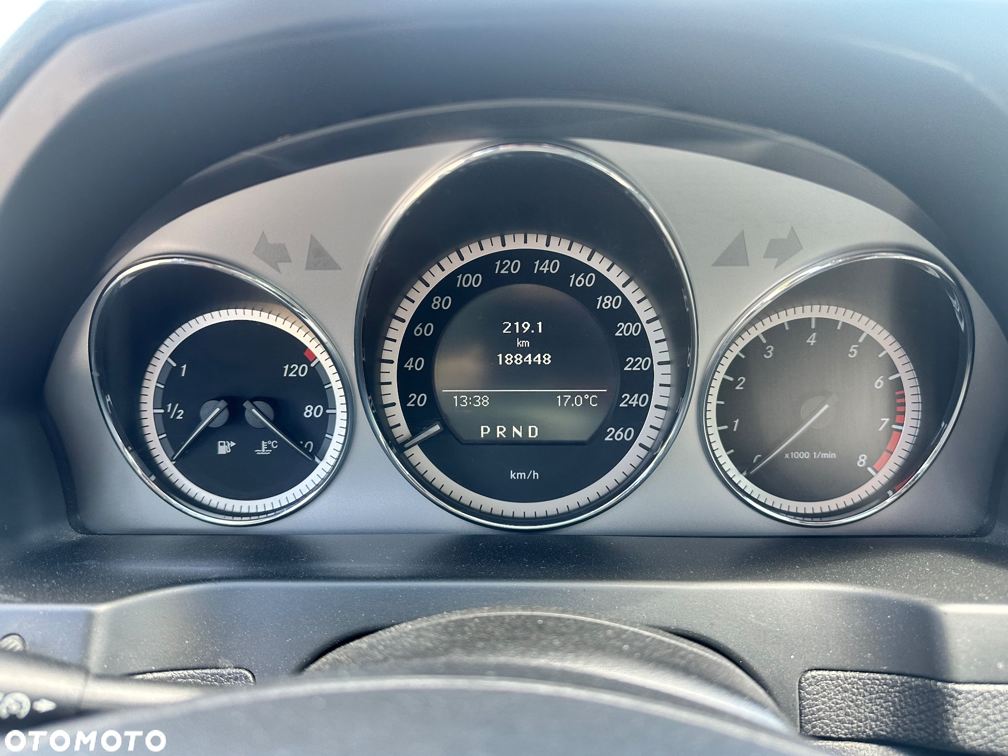 Mercedes-Benz Klasa C 180 T CGI Automatik BlueEFFICIENCY Avantgarde - 22