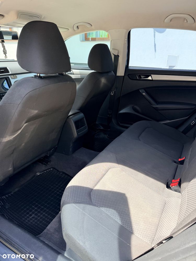 Volkswagen Passat - 16