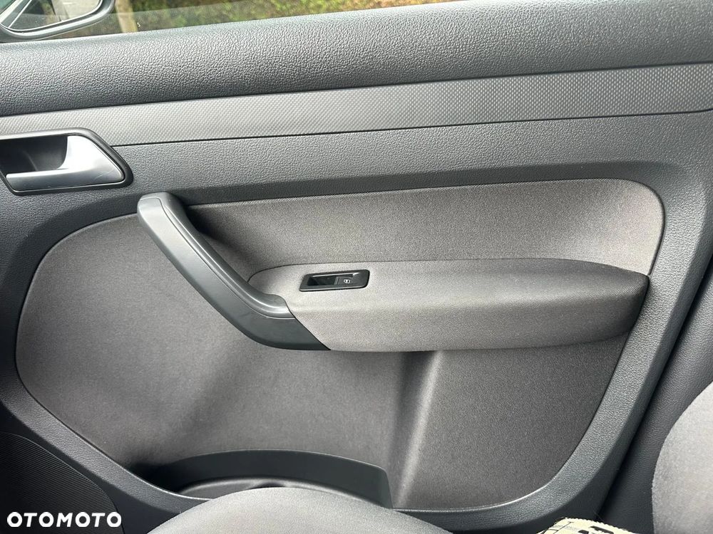 Volkswagen Caddy ver-2-0-tdi-comfortline-4motion - 8