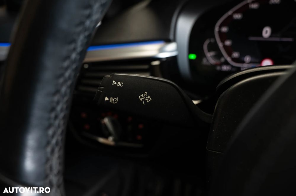 BMW Seria 5 530d xDrive Aut. - 29