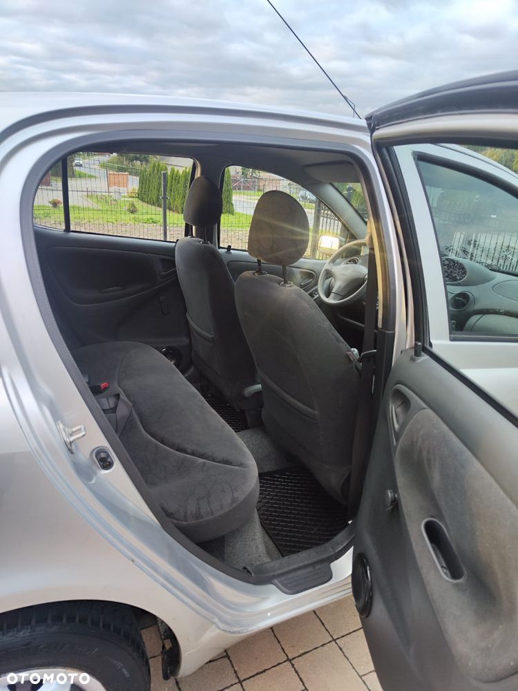 Toyota Yaris - 9