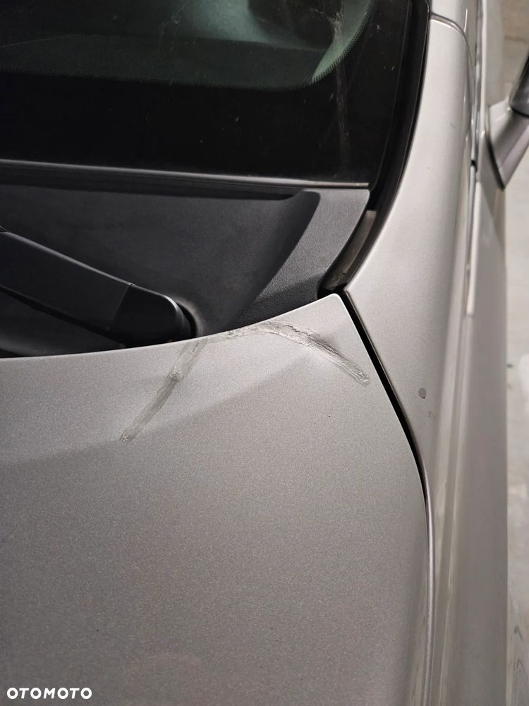 Toyota Avensis 1.8 Comfort - 21