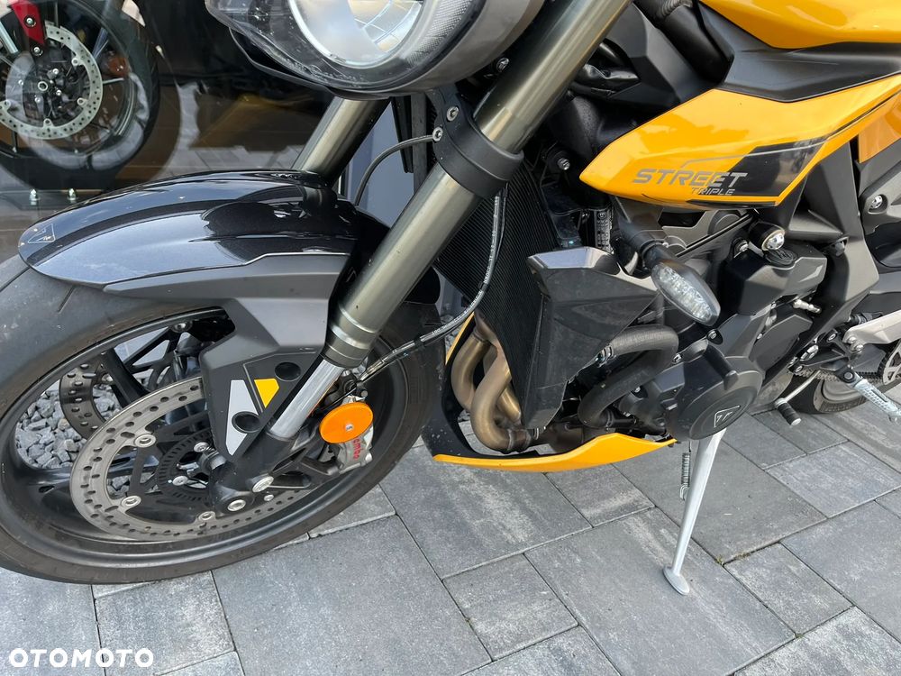 Triumph Street Triple - 5