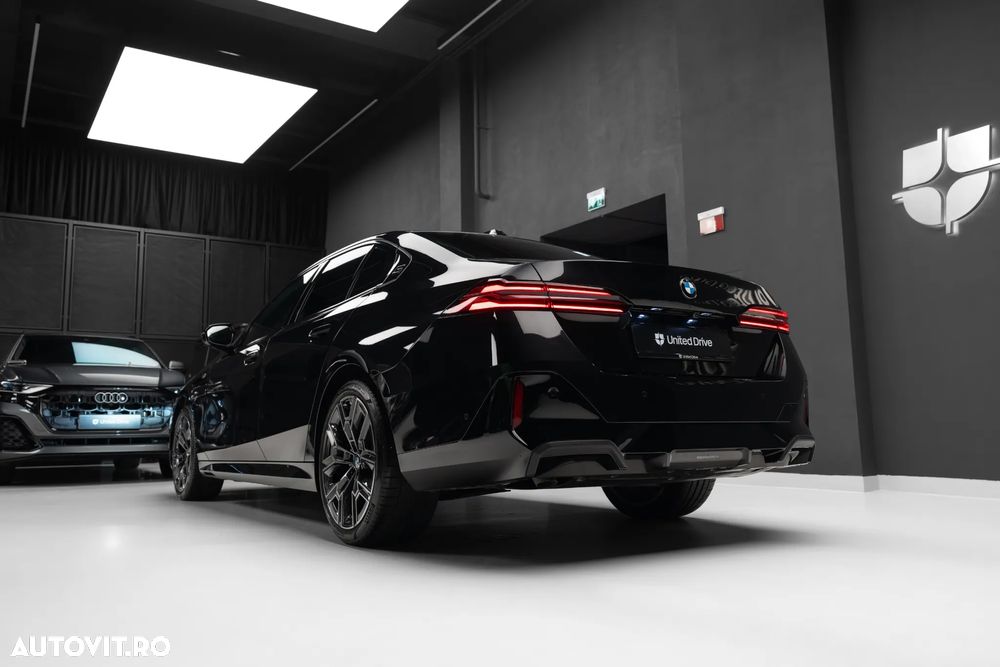BMW Seria 5 520d xDrive Aut. - 38