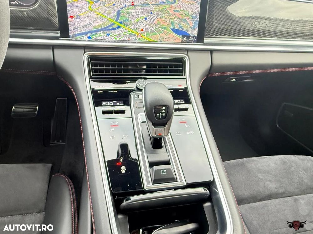 Porsche Panamera GTS - 32