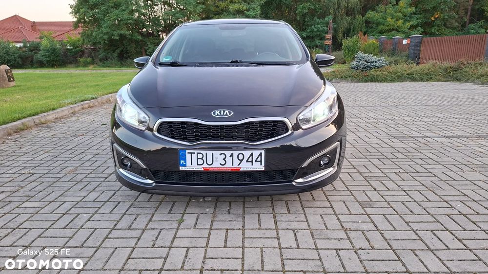 Kia Ceed 1.6 GDI Dream Team Edition - 10