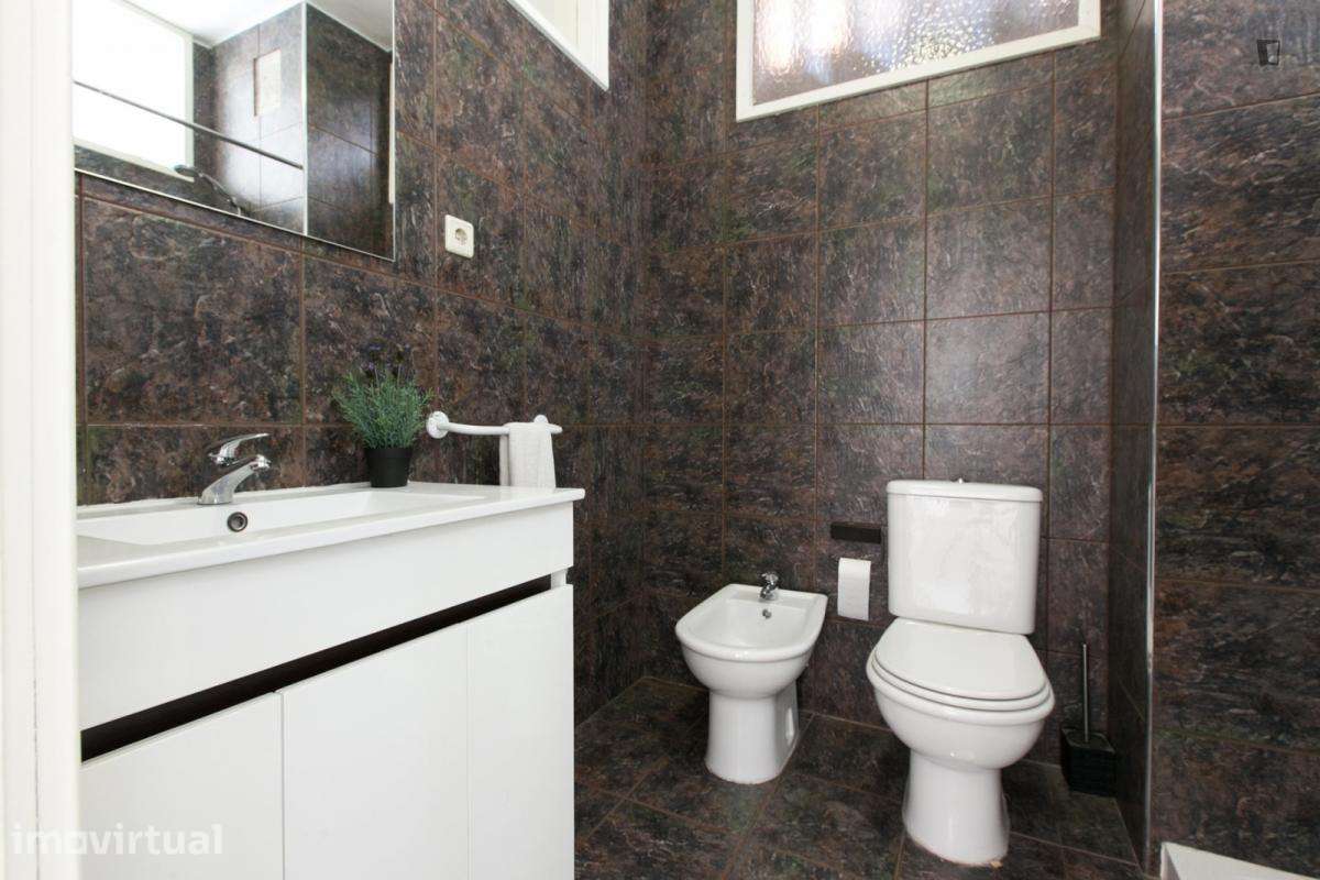 Quarto - localizado em Campanhã Porto - Grande imagem: 4/24