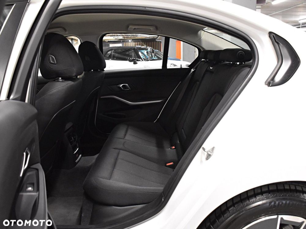 BMW Seria 3 318i Advantage - 14