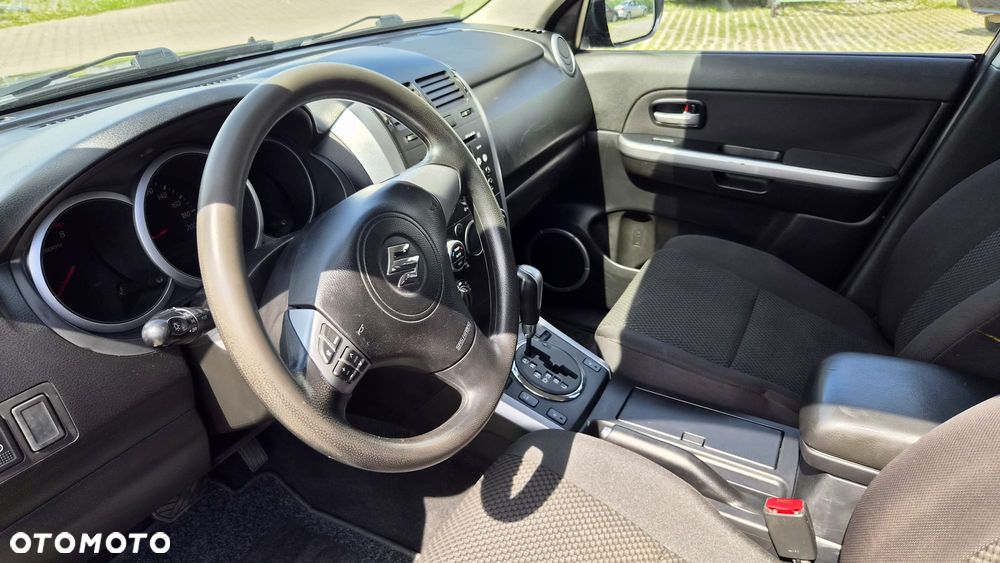 Suzuki Grand Vitara 2.0 De Luxe - 11
