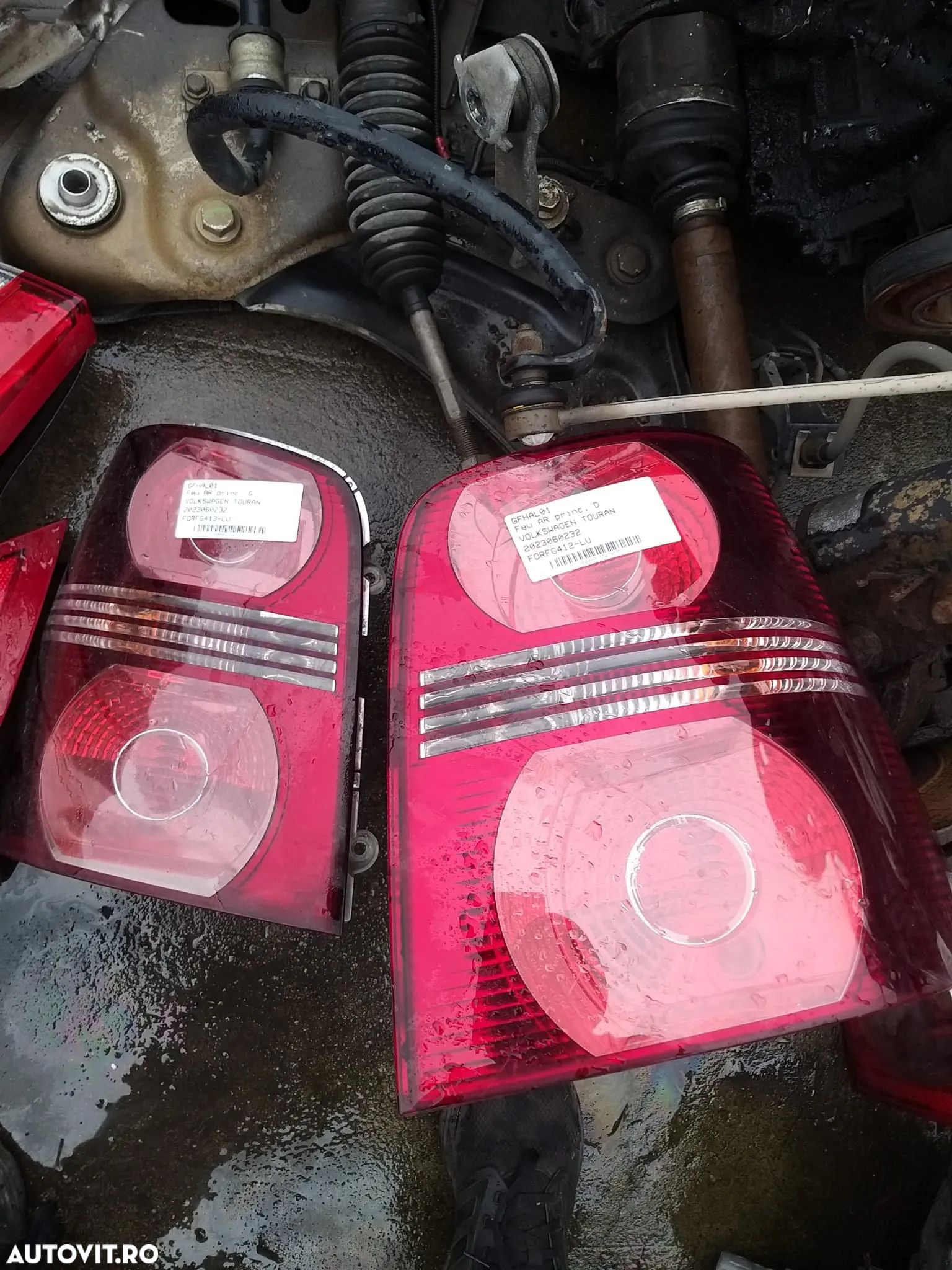 Stop Dreapta Si Stanga 250/buc pentru Volkswagen Touran din 2007 - 1