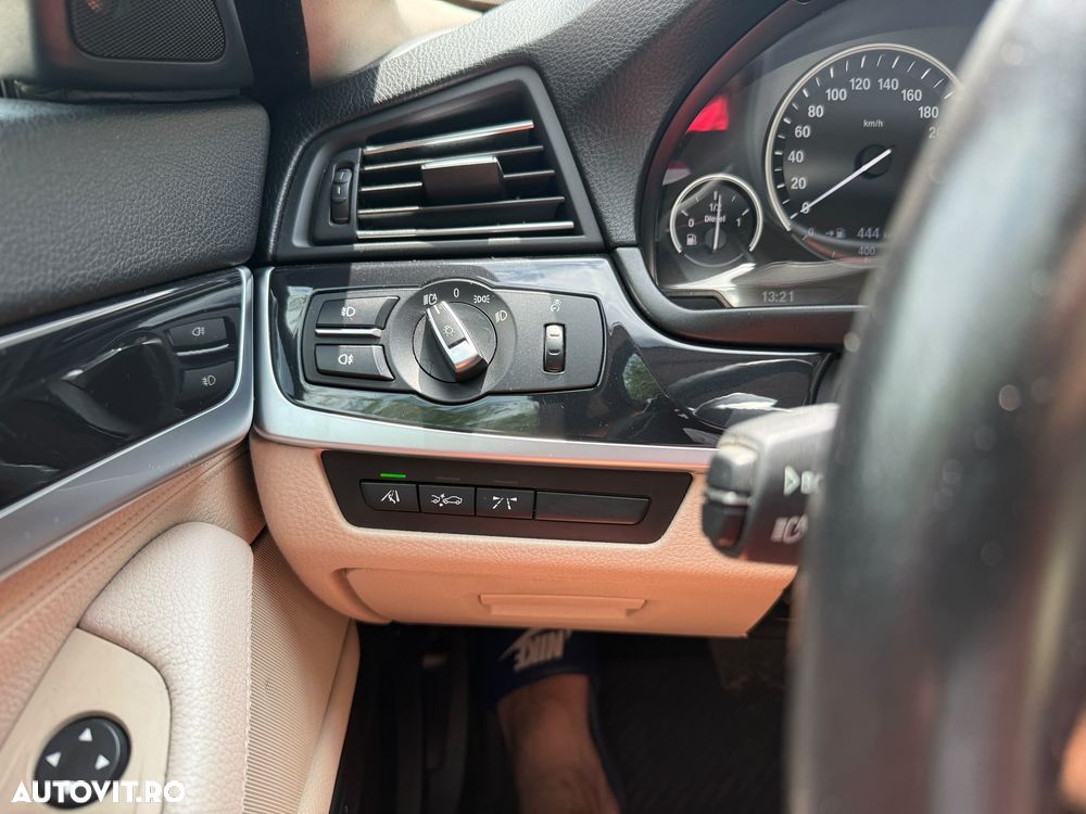 BMW Seria 5 525d xDrive - 9
