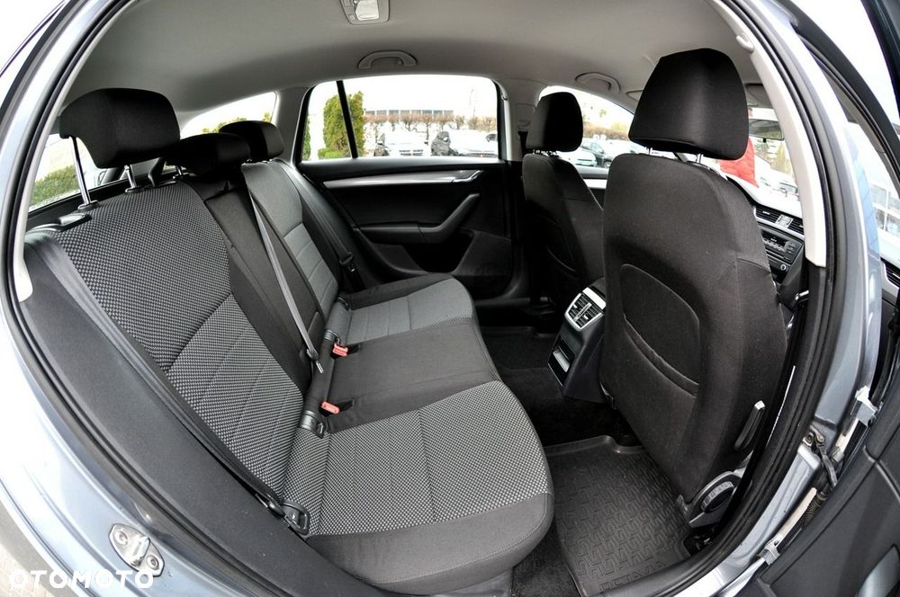 Skoda Octavia 1.6 TDI Active - 9