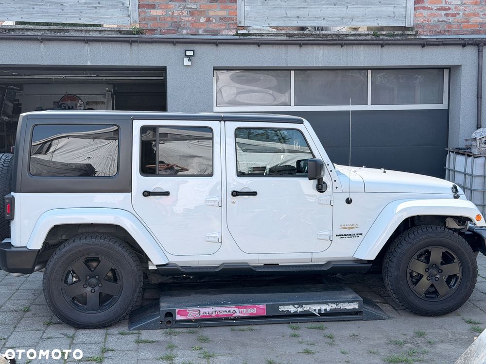 Jeep Wrangler 3.6 Unlim Sahara - 29