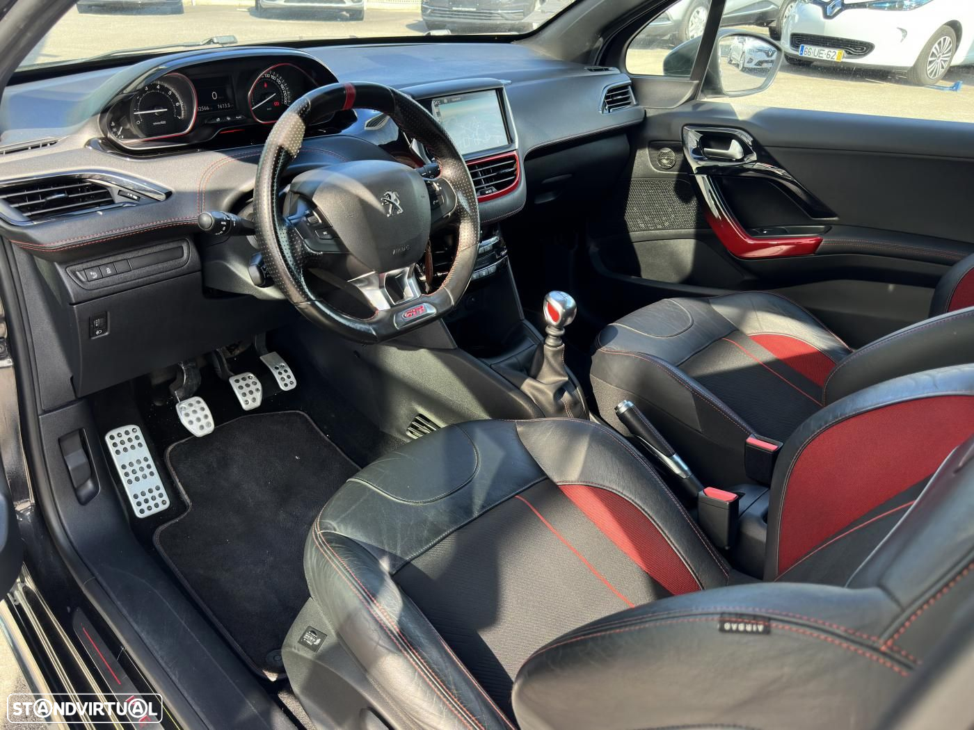 Peugeot 208 GTI 200 THP - 26