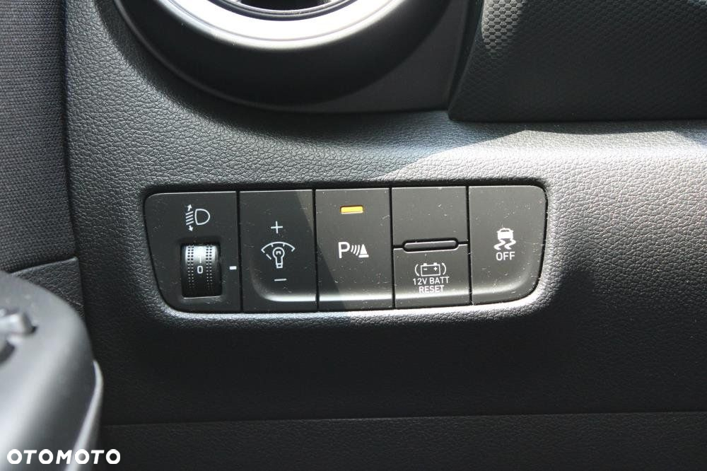 Hyundai Kona - 23