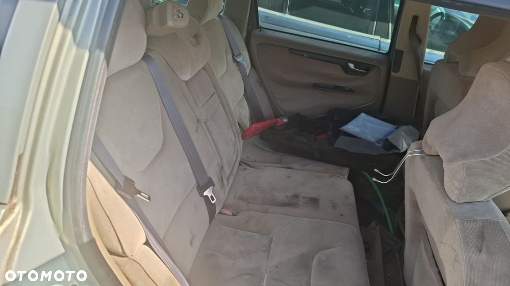 VOLVO V70 II 2.5TDI 99-05 RADIO - 28