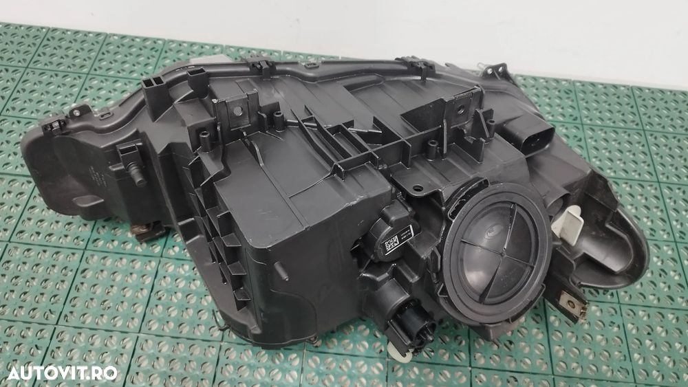 Far dreapta BMW F30/31 H7 (volan dreapta )7259540 - 6